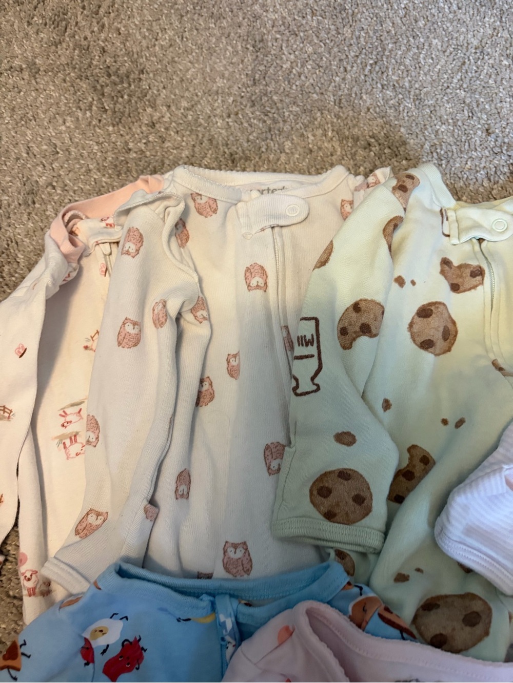 Lot Of (12) 0-3 month Girl Zipper Onesie - Picture 2 of 7